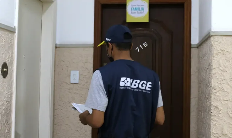 IBGE abre nova seleção para preencher 1,4 mil vagas temporárias. Veja edital