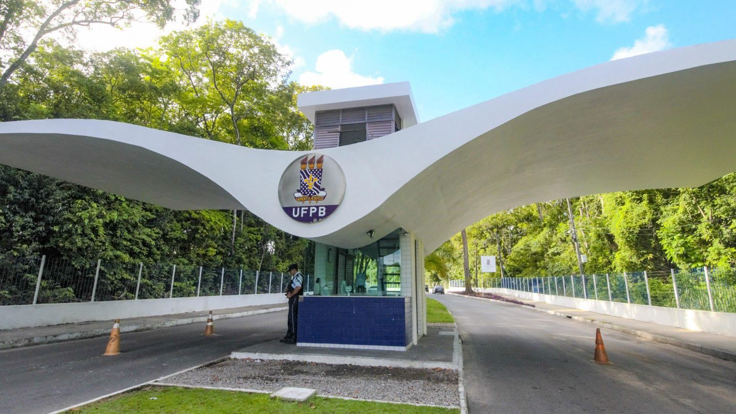 UFPB anuncia aumento no valor das refeições um dia após as eleições e revolta estudantes