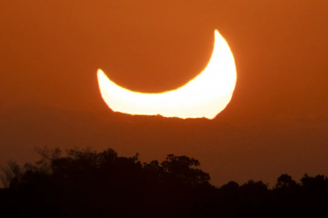 Sábado de Carnaval terá eclipse solar parcial visível no RN em 2027; saiba os detalhes
