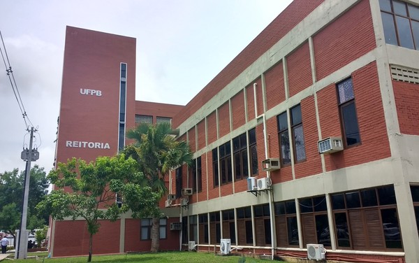 UFPB anuncia aumento no valor das refeições um dia após as eleições e revolta estudantes