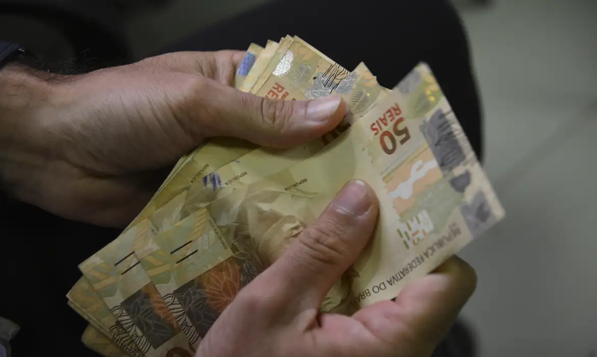 As profissões que não precisam de faculdade e ganham muito bem em 2026, segundo recrutadores