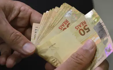 Lula promete criar Pé-de-Meia para universitários caso seja reeleito; valor chama atenção