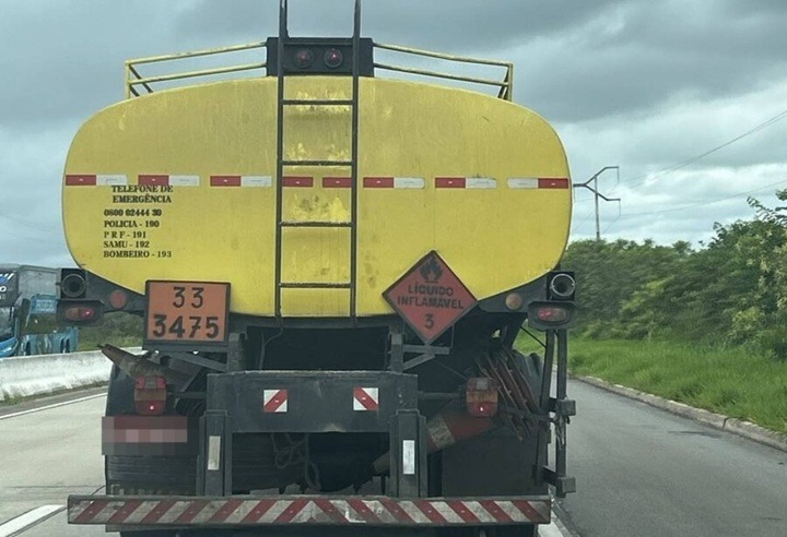 Carga de 17 mil litros de gasolina sem nota fiscal é apreendida no interior do RN