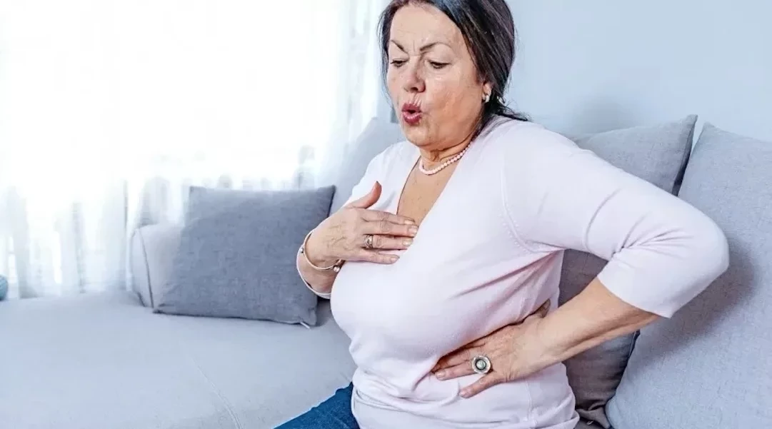 Sintomas de infarto em mulheres costumam passar despercebidos; saiba quais