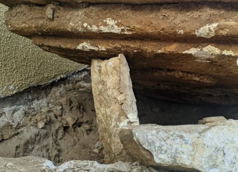 Paróquia faz descoberta histórica ao iniciar reforma na calçada de igreja no interior do RN